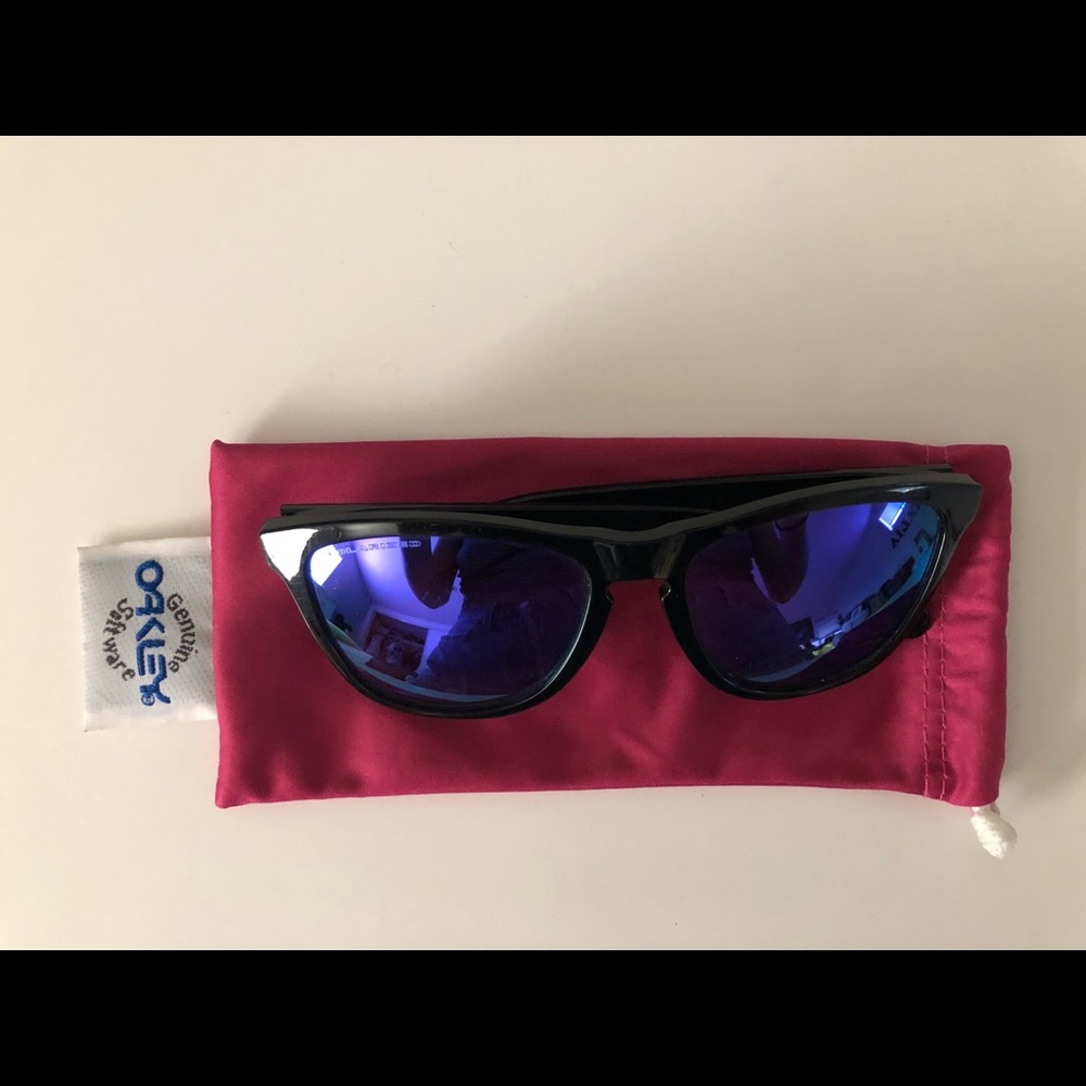 Oakley Polarized Frogskin Violet Iridium